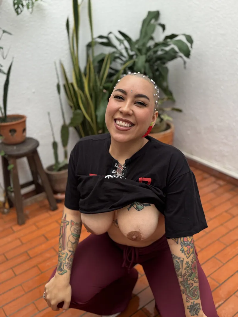 Thumbnail True happiness with a freshly shaved head