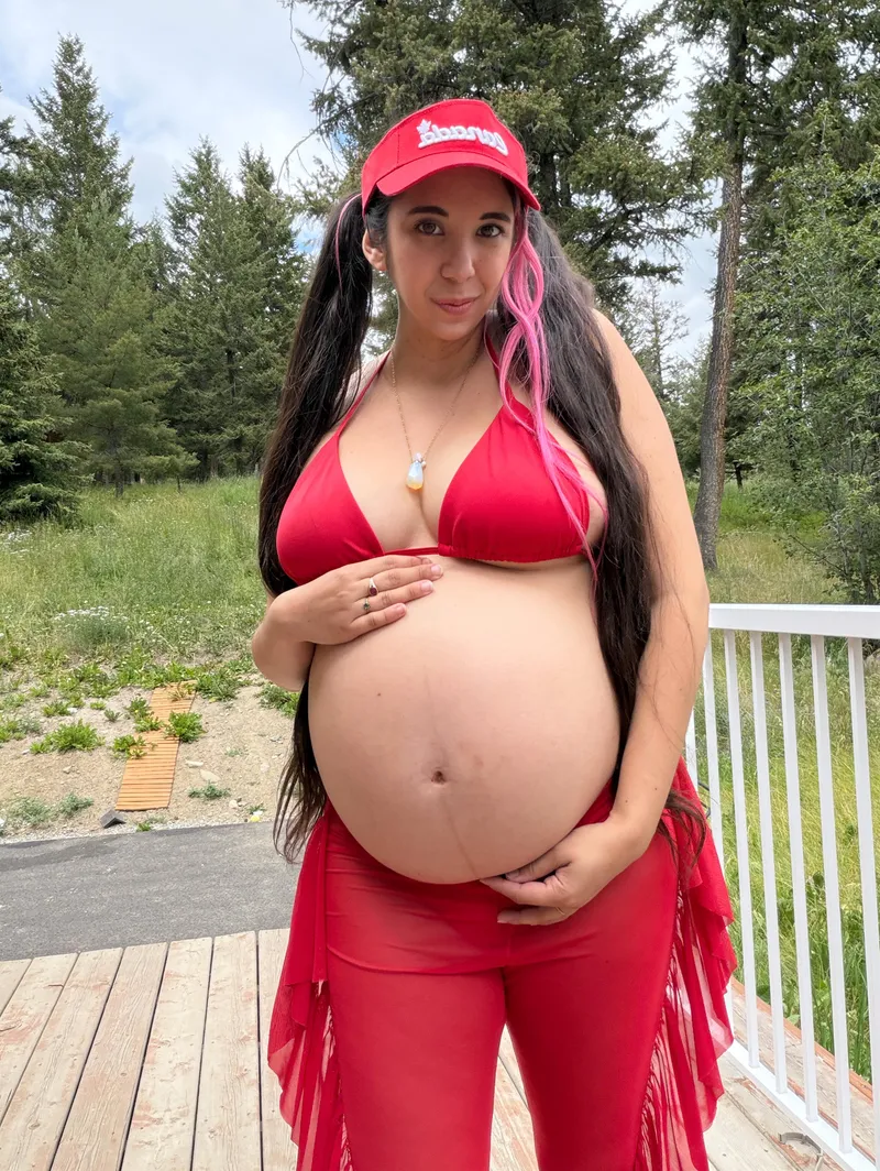 Thumbnail Is my bump getting noticeably bigger yet?