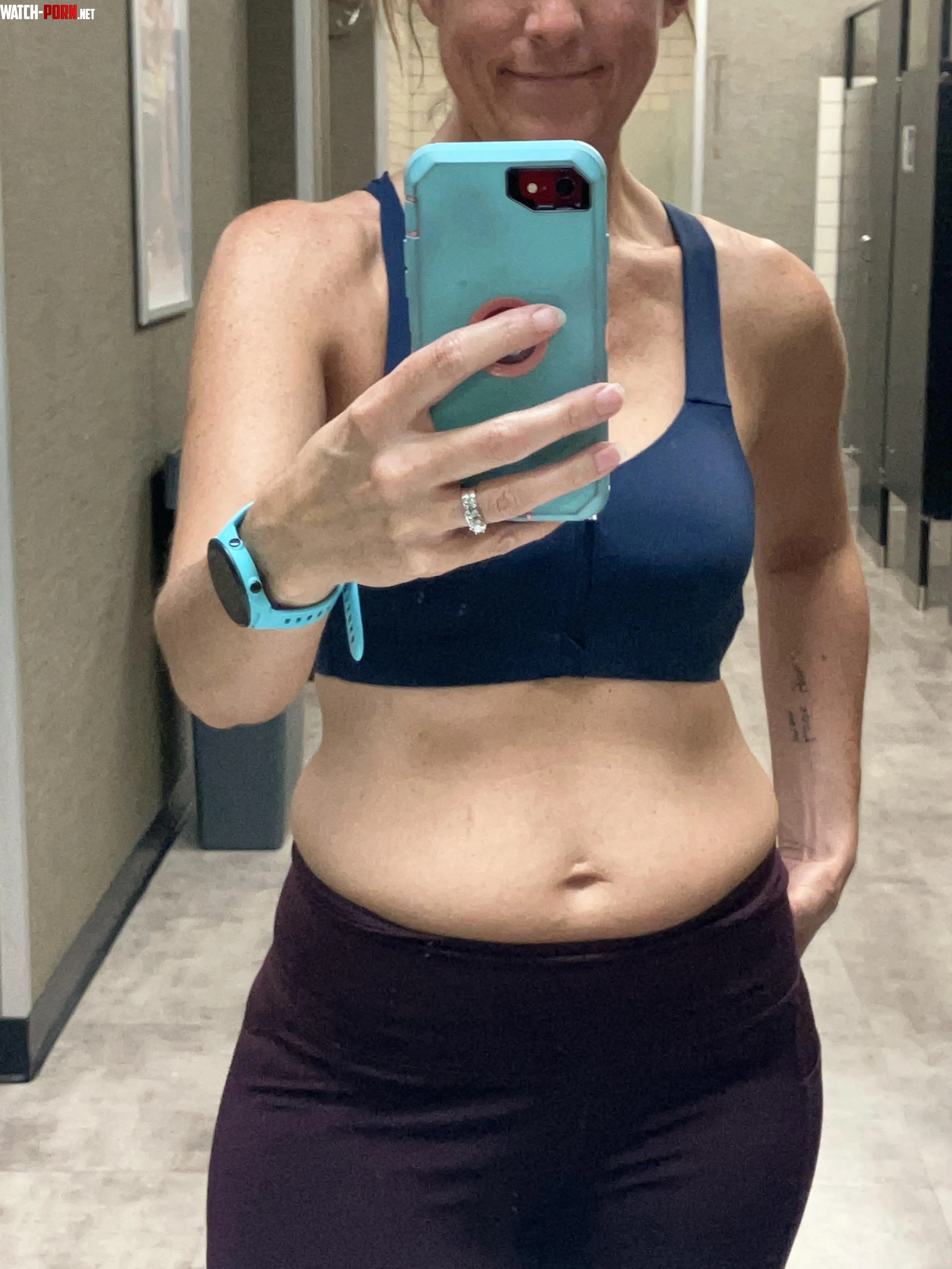 Gym milf by ScarlettMoans