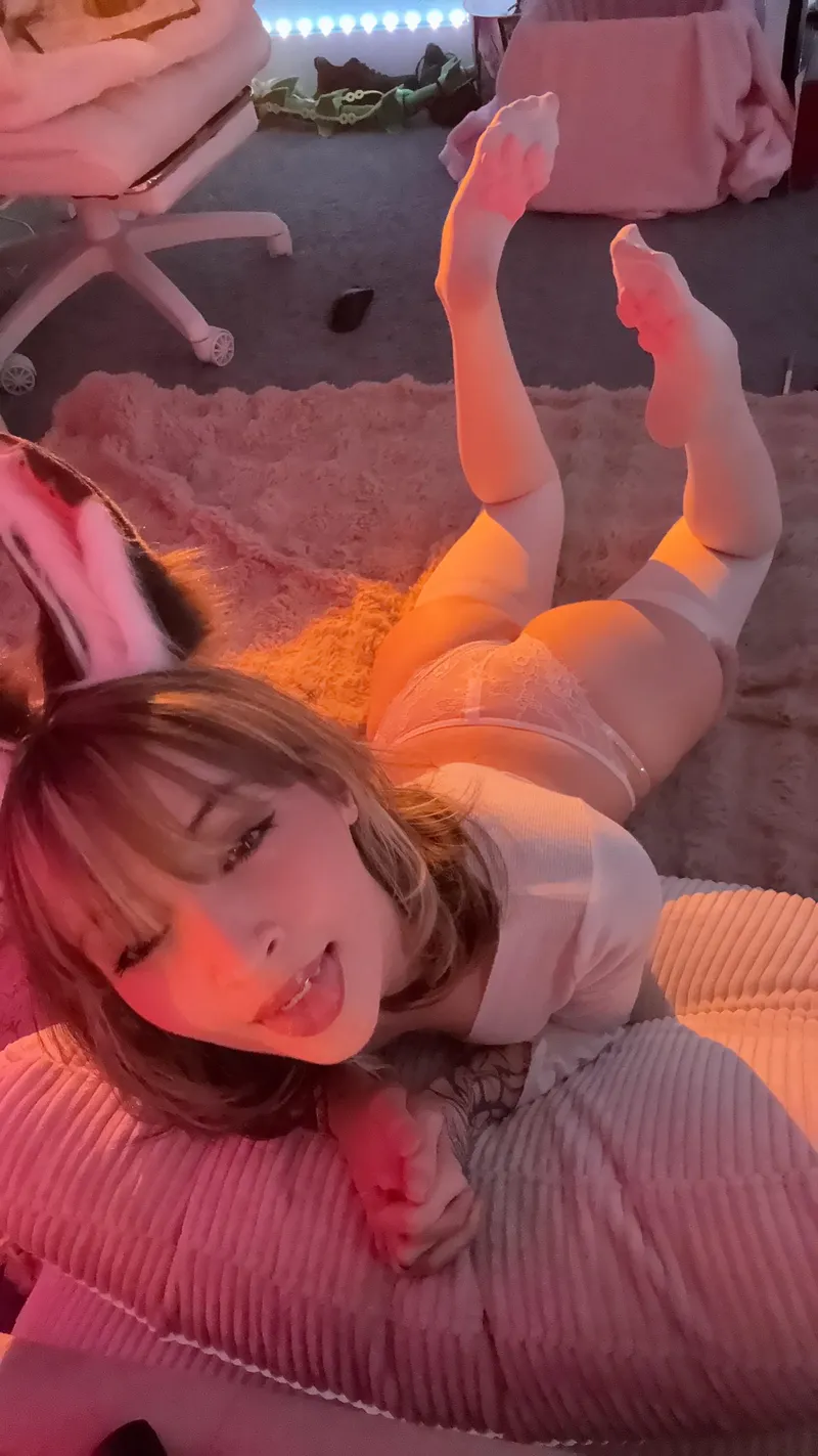 Thumbnail bunny gfs need the most attention <3