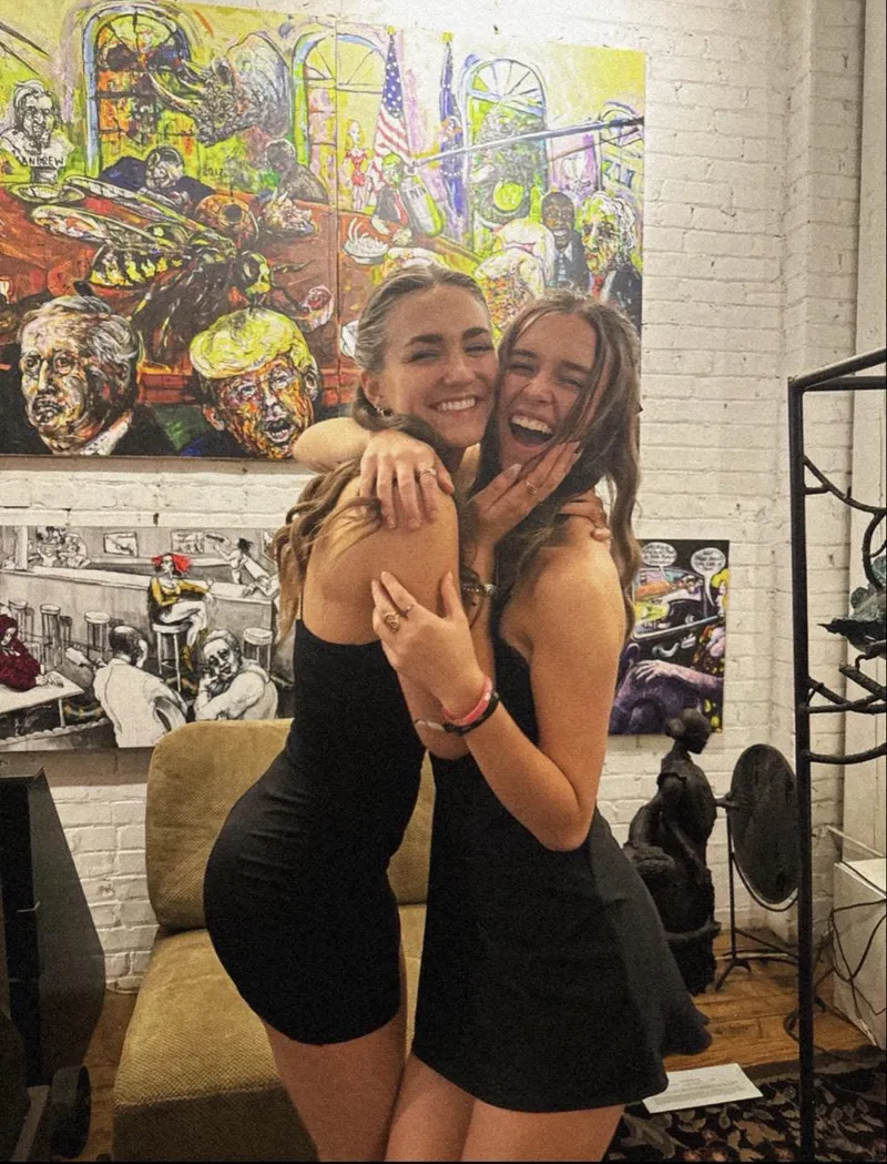 Thumbnail Thick sisters :)