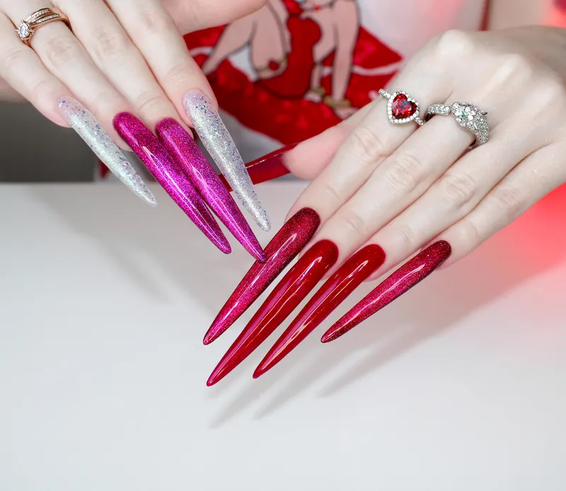 Thumbnail Red-pink long nails