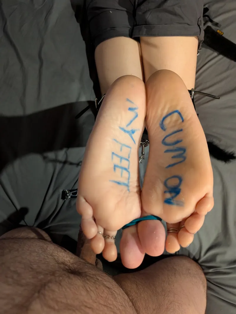 Thumbnail my gf feet oc