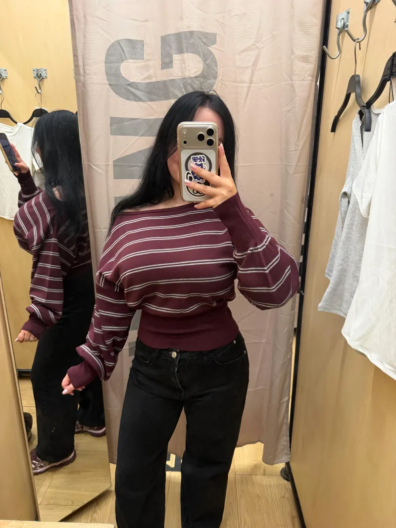 Thumbnail Even sweater can’t hide them, especially in the side mirror 🤣
