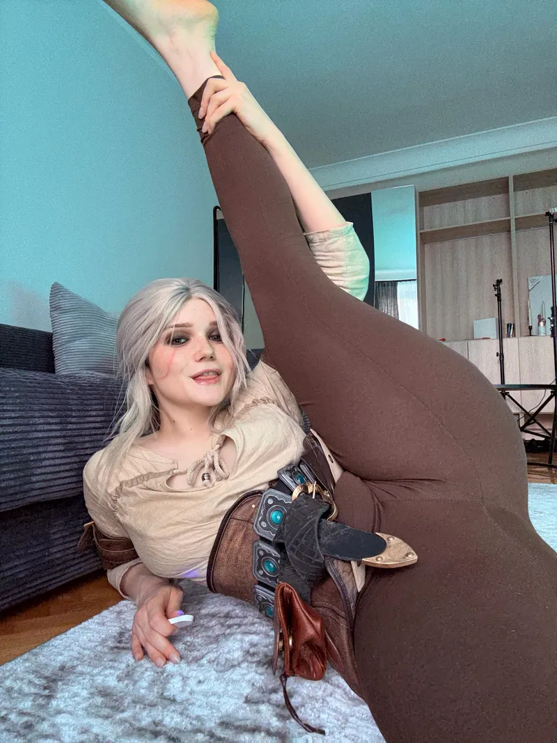 Thumbnail Ciri from The Witcher cosplay by Neyrodesu