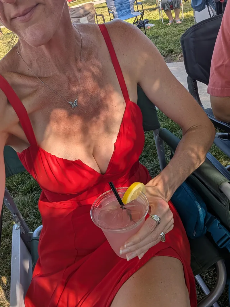 Thumbnail What happens when you see me out in public @MidwestVixenVibes