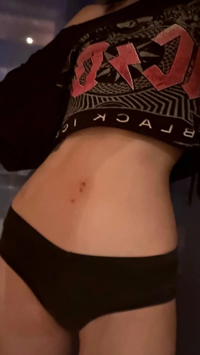 Thumbnail Do you agree that skinny girls are the tightest?