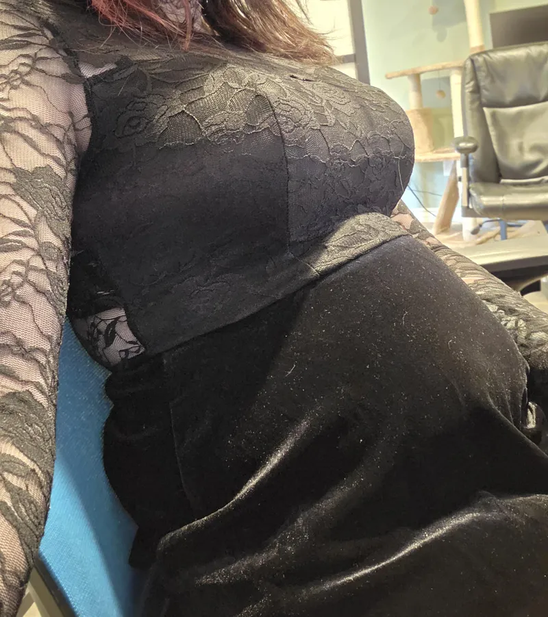 Thumbnail Had someone point out that my back has visible rolls in this dress