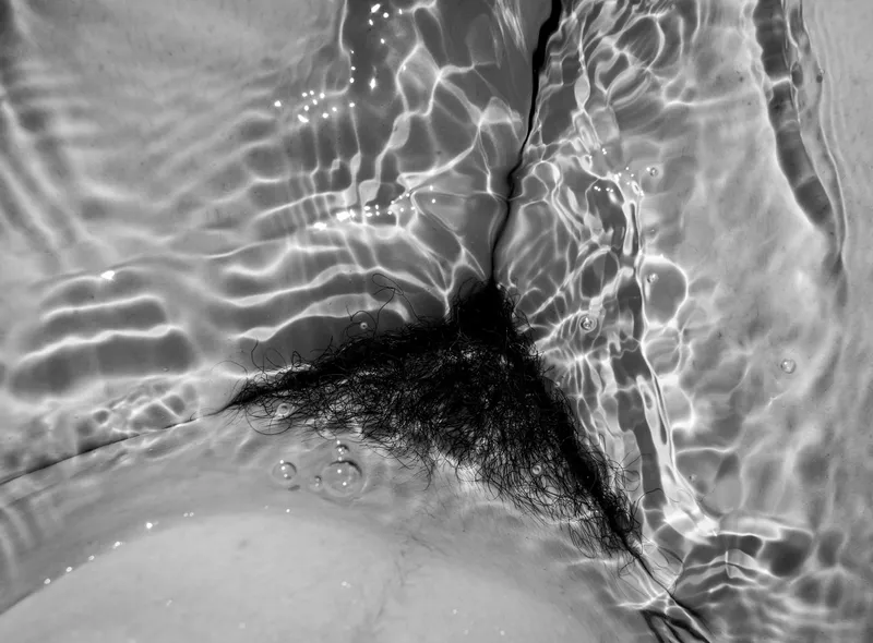 Thumbnail bermuda triangle (self shot)