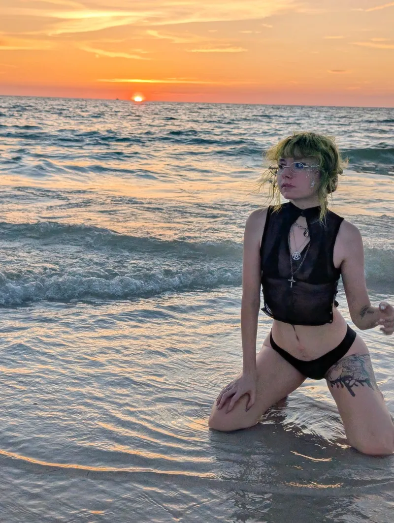 Thumbnail Beach day anyone?