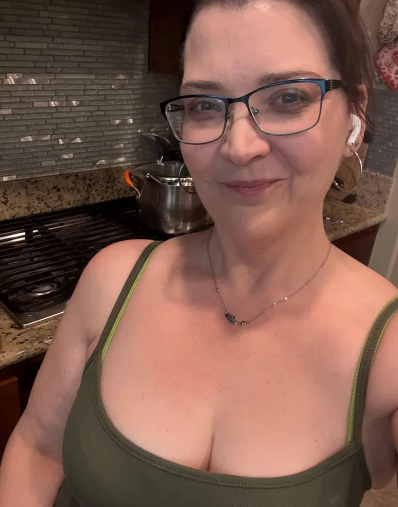 Thumbnail Finally sorted the dishes after making a bit of a mess in the kitchen.  All tidy again for now lol. by Brendaukco