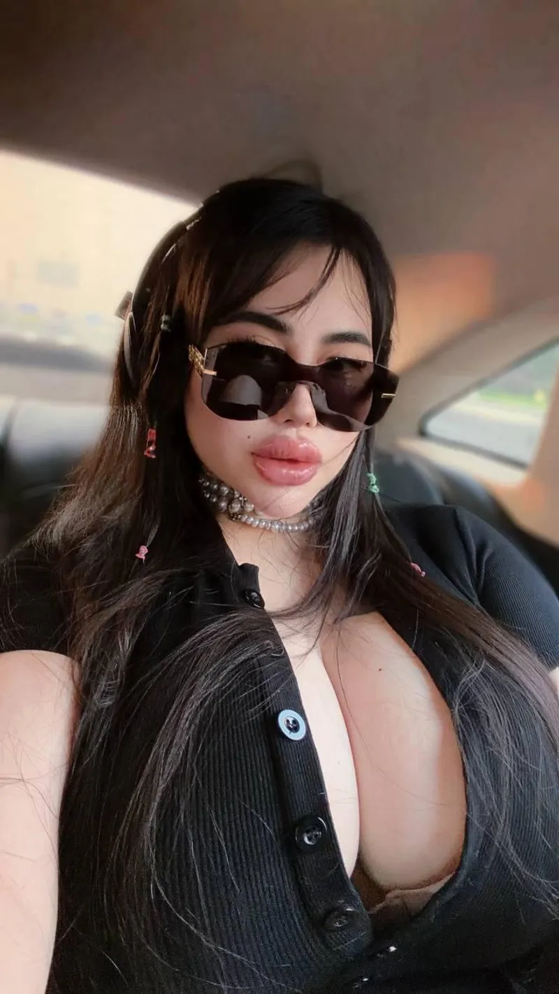 Thumbnail I should add more cleavage
