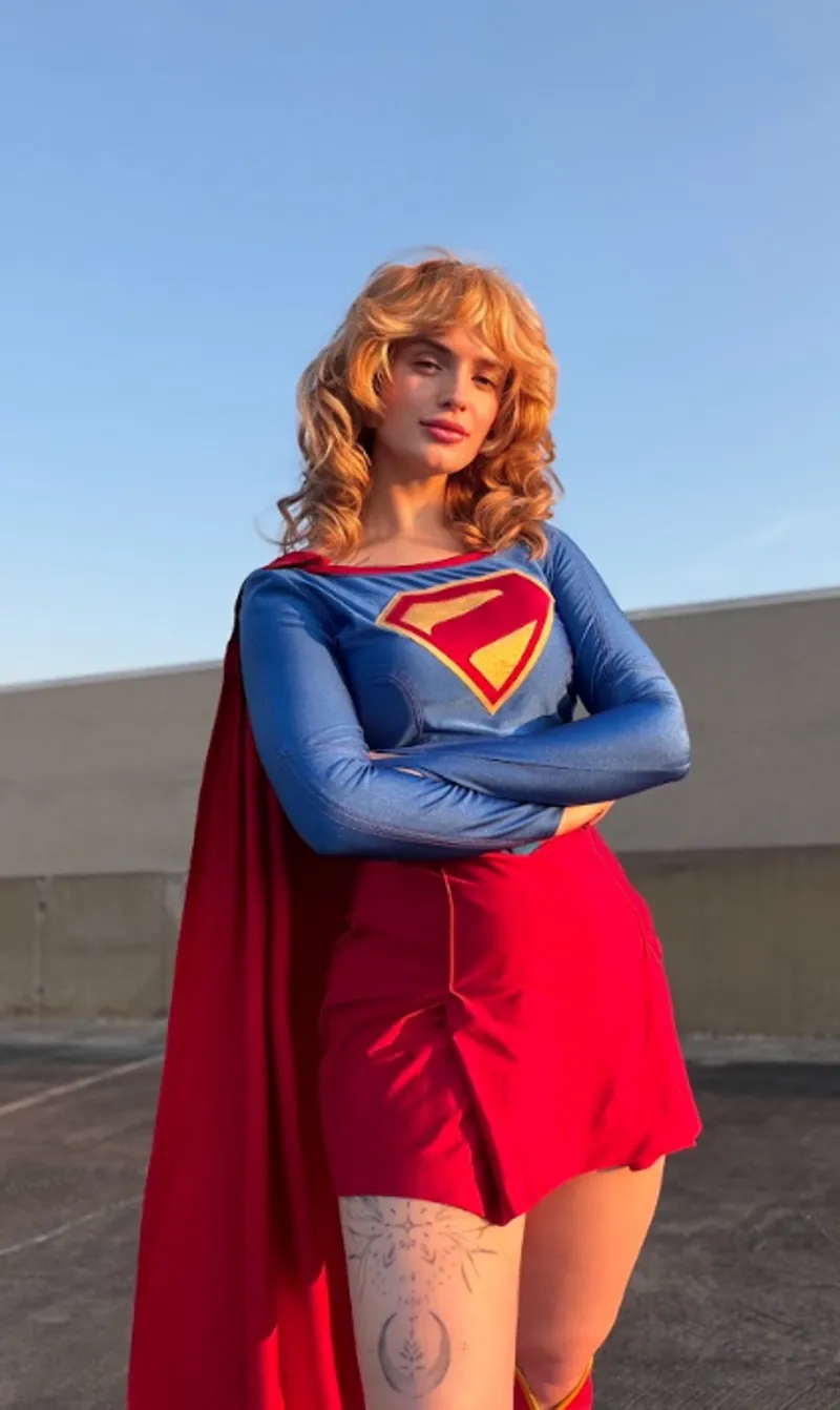 Thumbnail Super Girl cosplay by LeesiBB