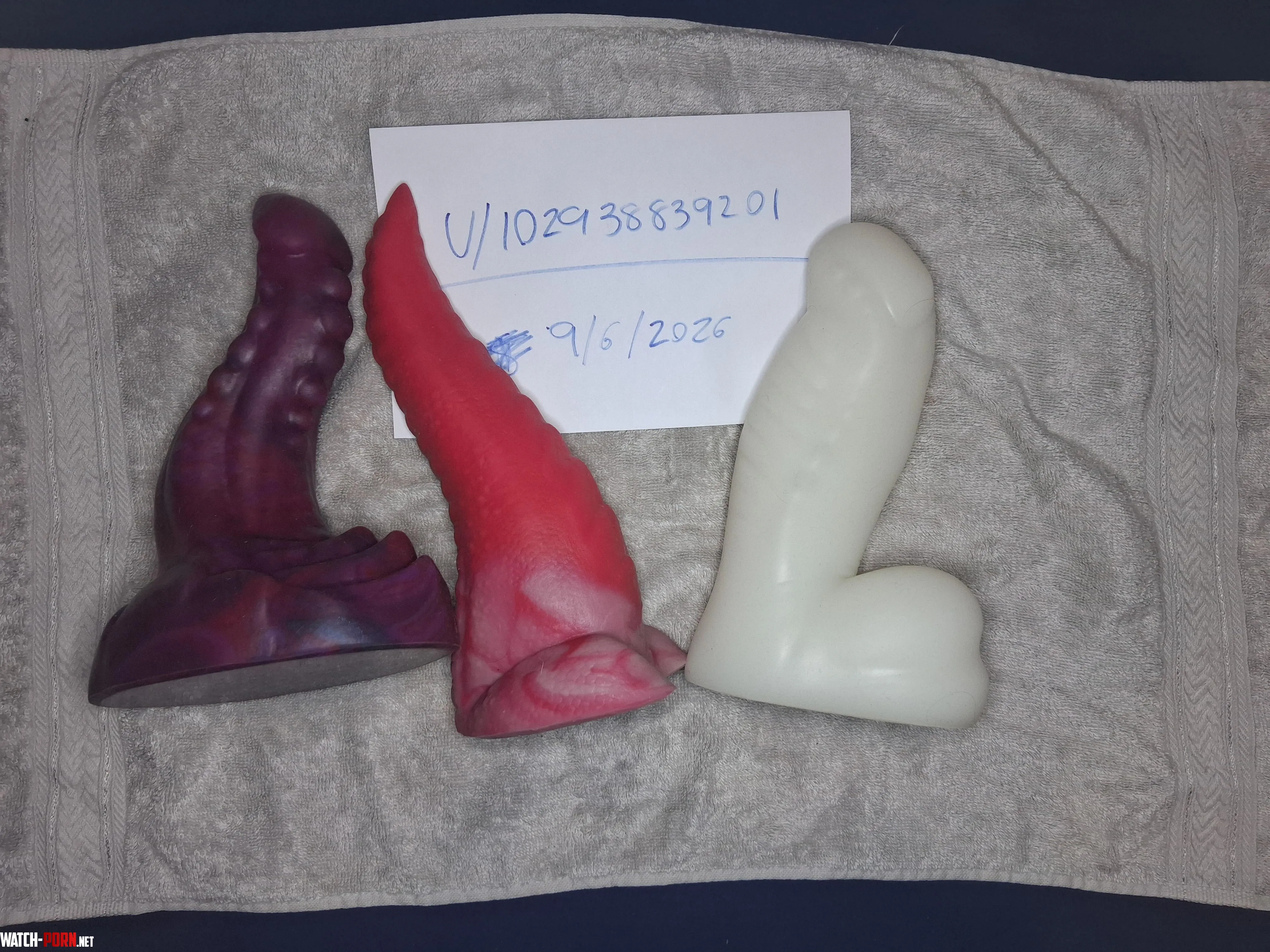 [WTS - US ONLY] M/M Pretzal / M/M Axel / L/M Winston's Tail by 102938839201