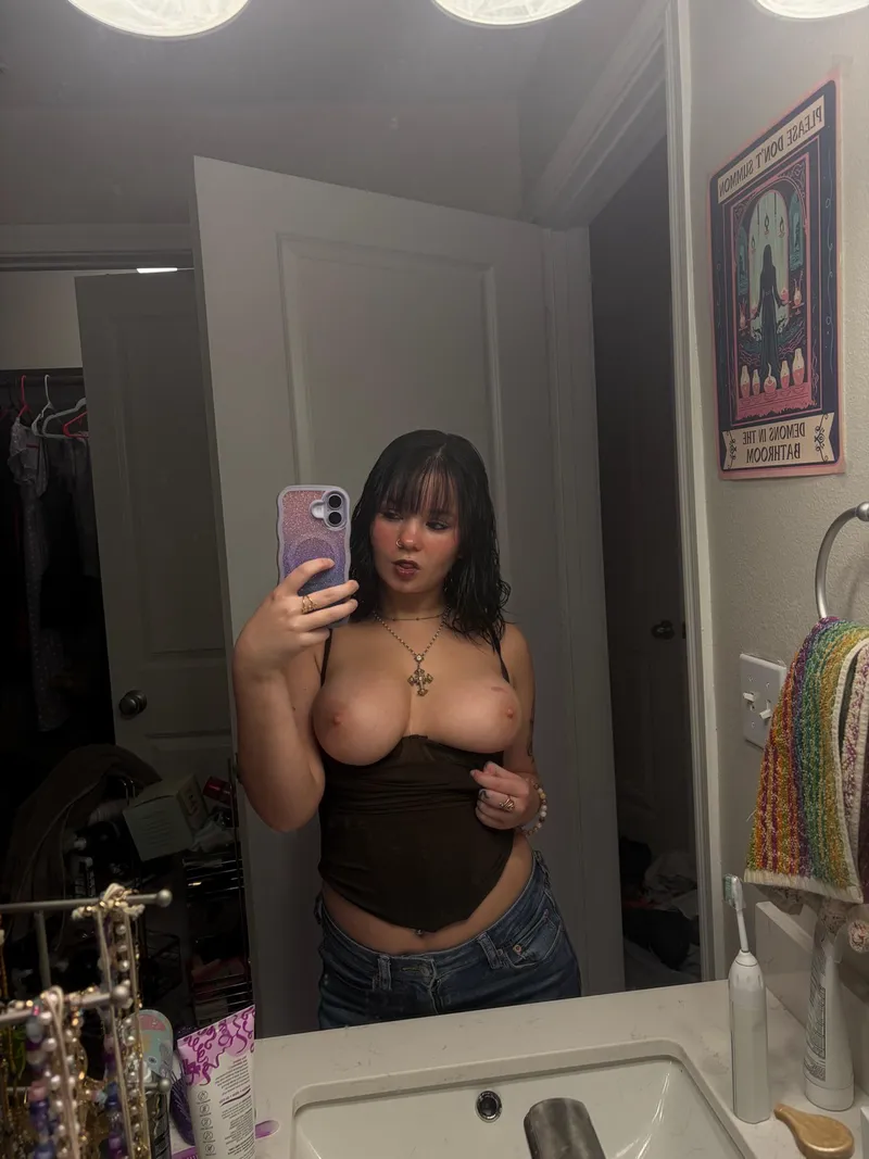 Thumbnail Short hair always hits different