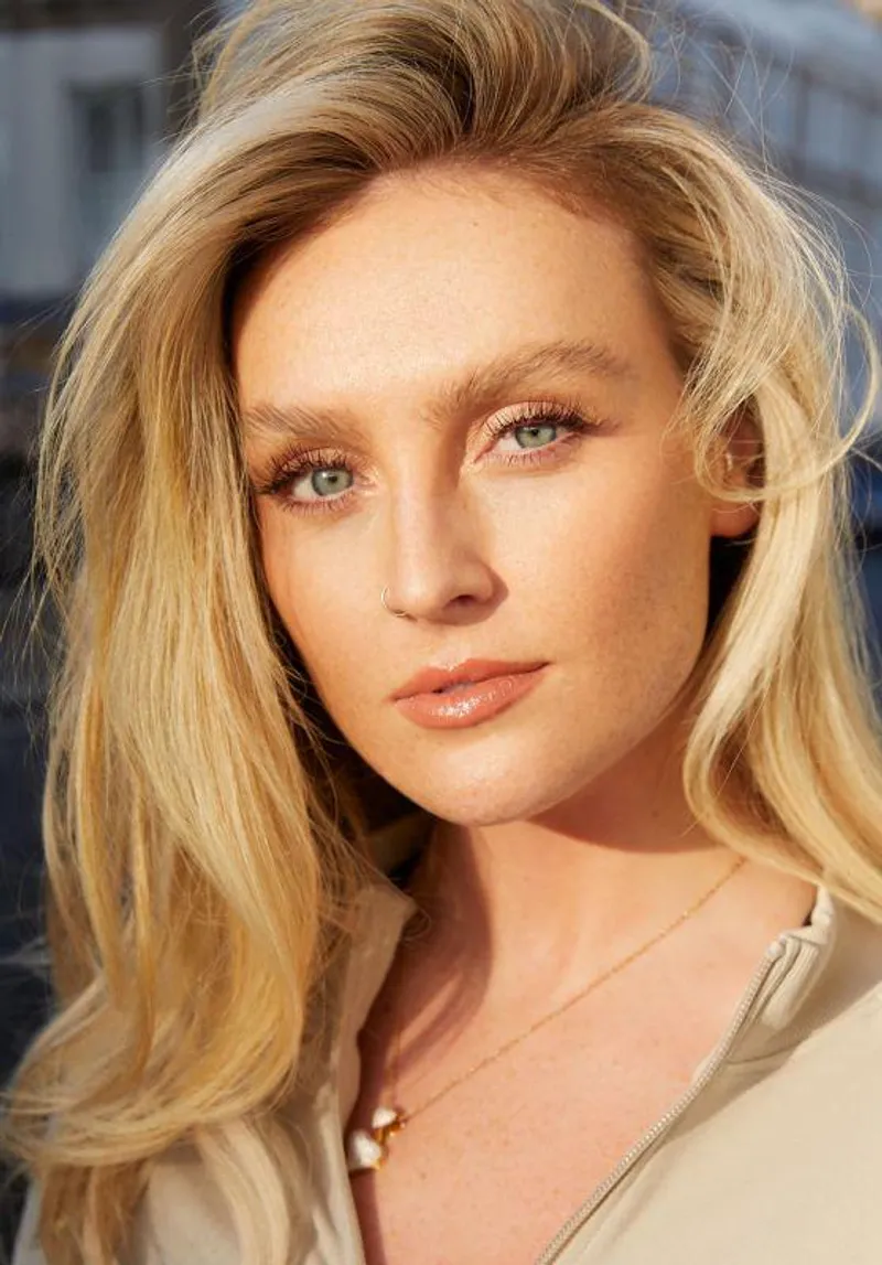 Thumbnail Perrie Edwards
