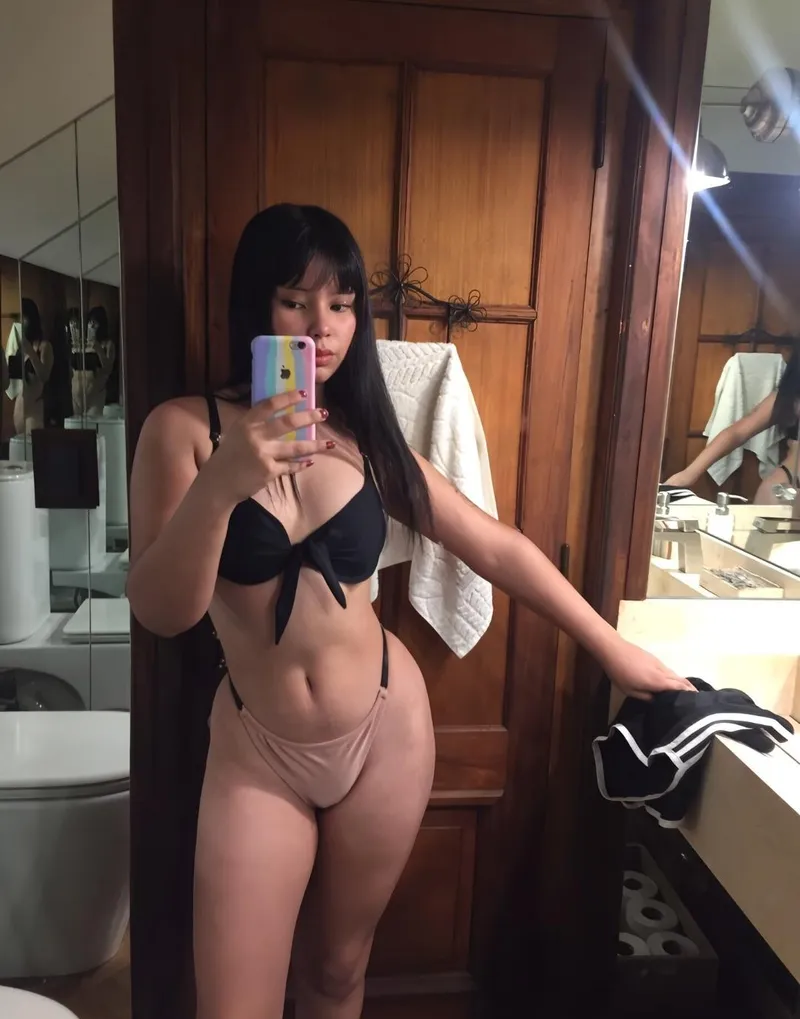 Thumbnail Do you like a naughty brunette? 😉