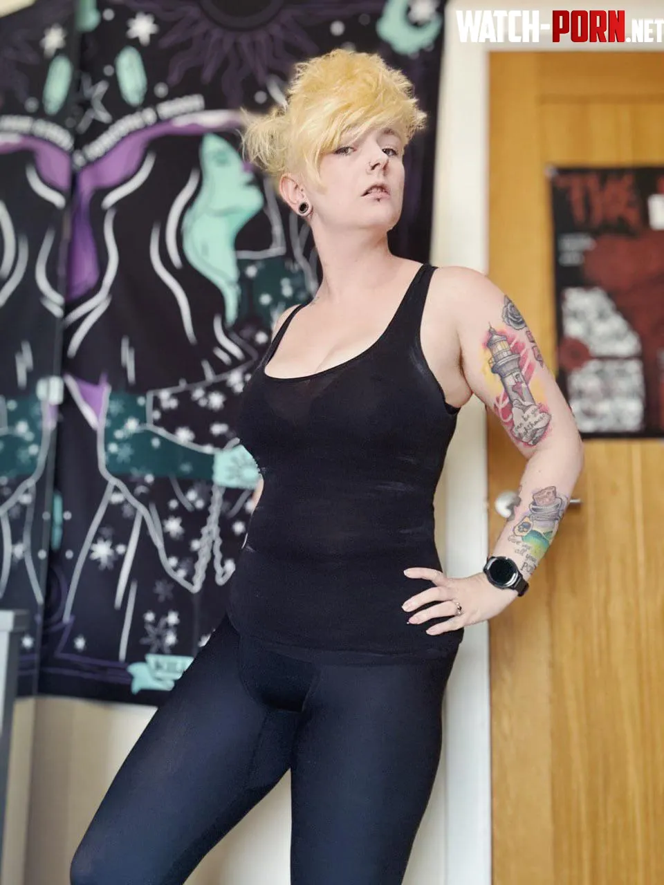 an emo that loves to work out hehe by BritishEmoChick
