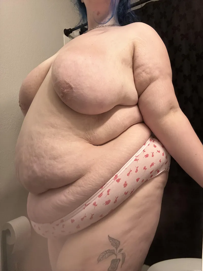 Thumbnail i woke up feeling extra plump today