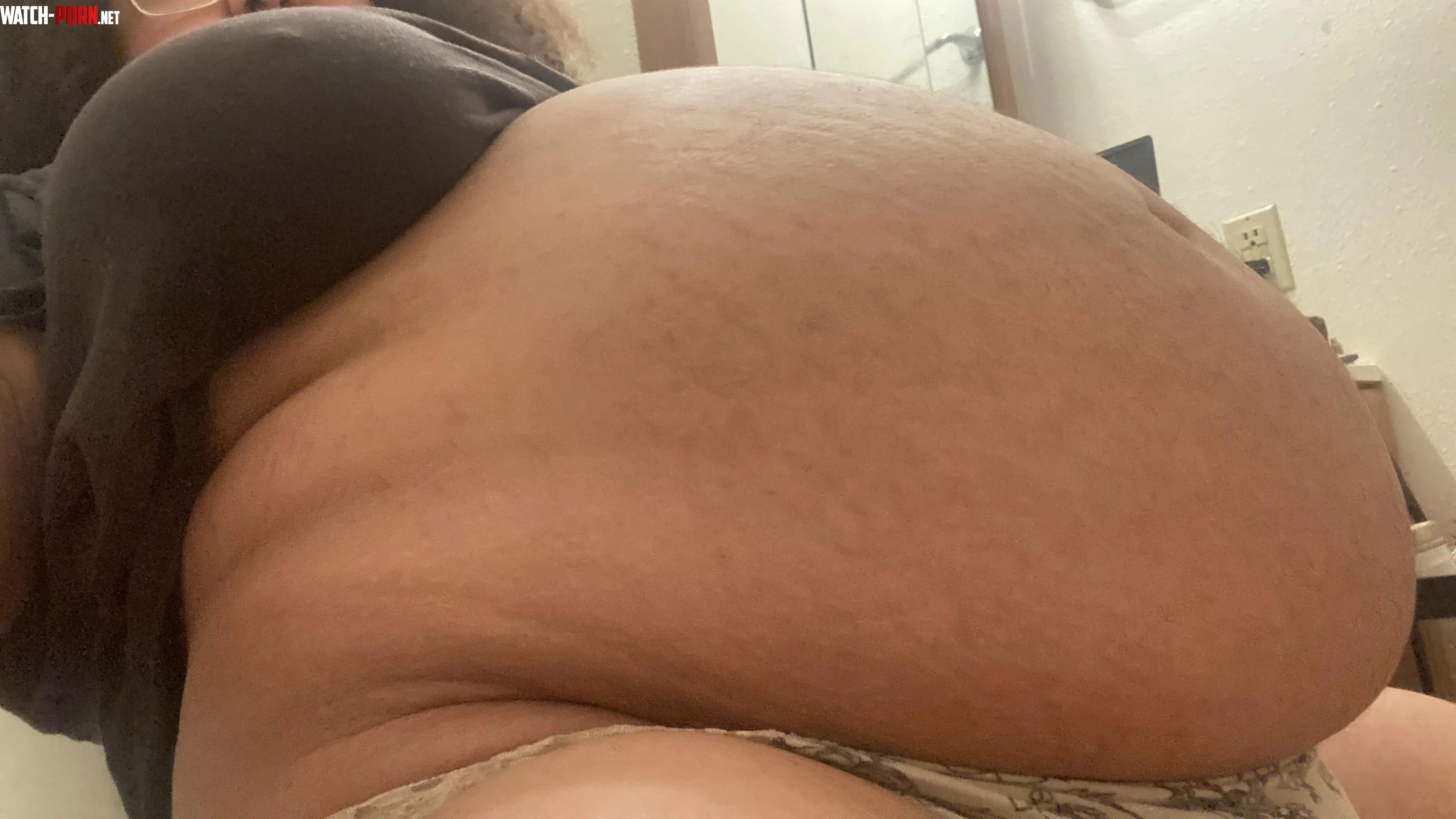 Addicted to bloating &amp; inflating till I look pregnant…. by Balloonf5