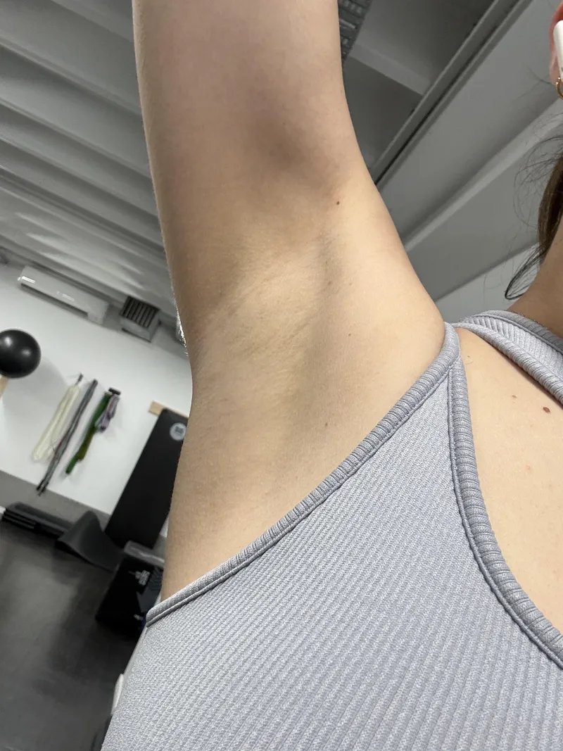 Thumbnail Between sets at the gym