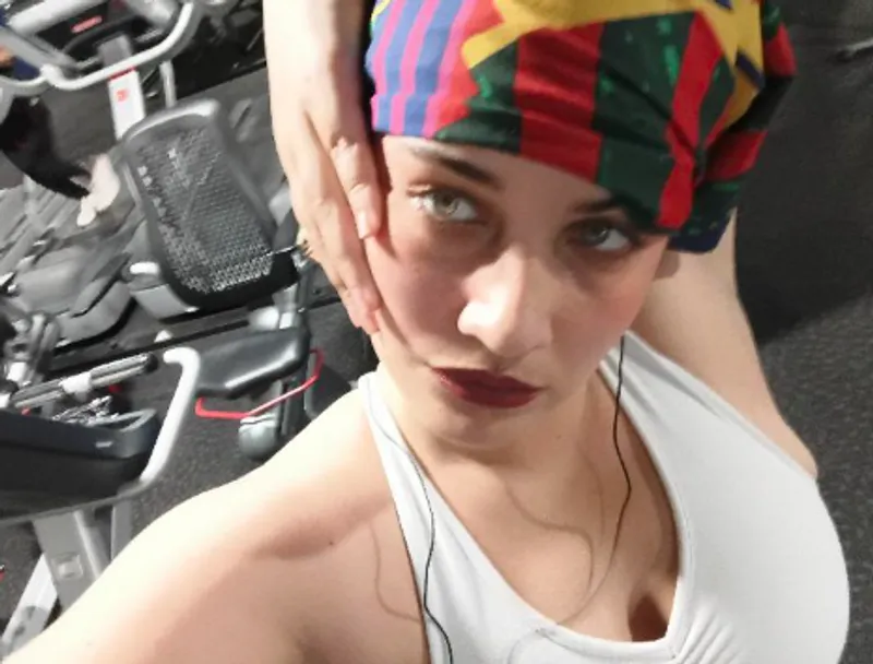 Thumbnail Comin in hot