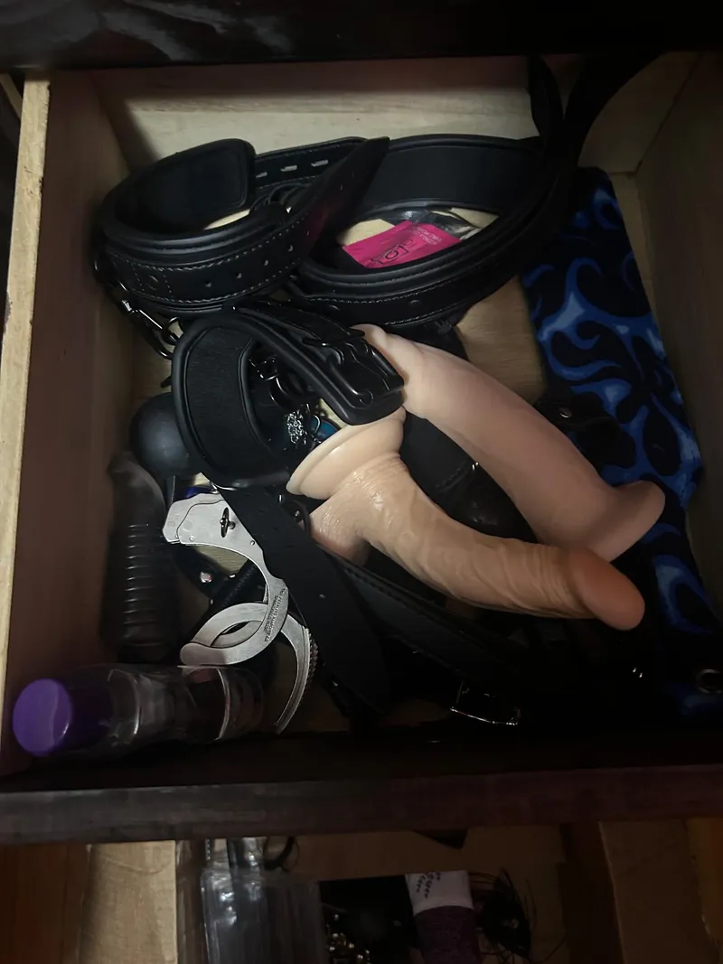 Thumbnail 37/32 mf she said pick a toy and a boy