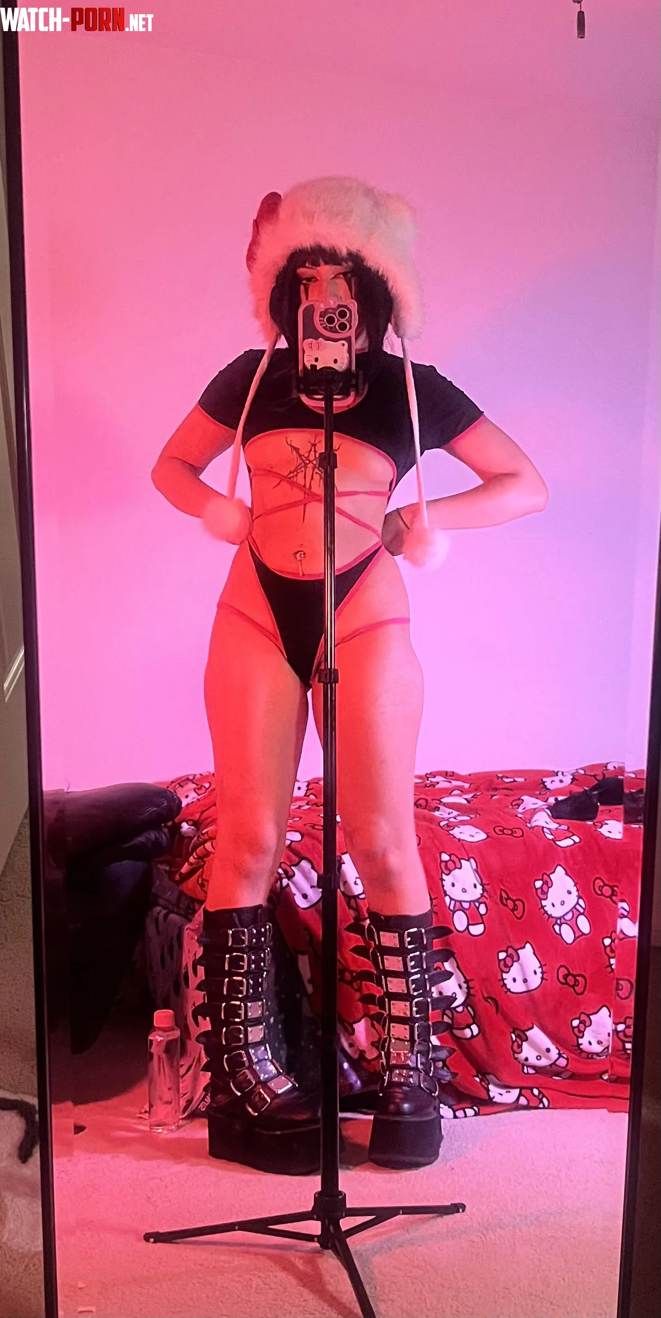 the outfit I put on after a sweaty concert by neuroxtasy
