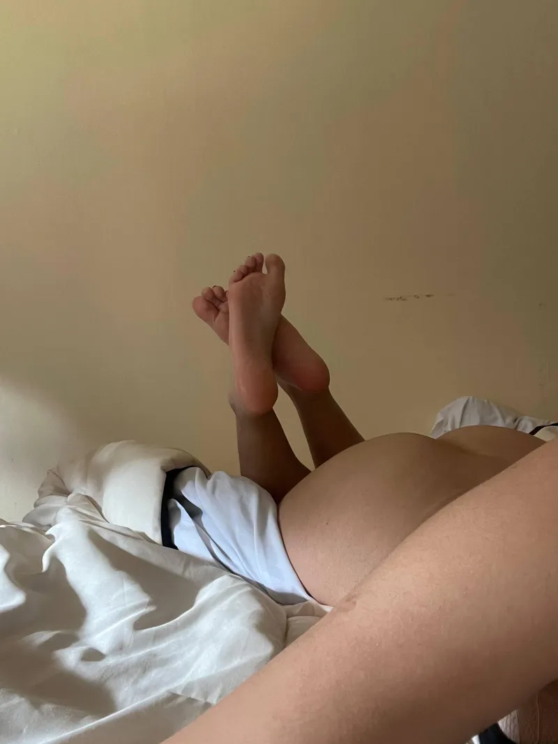 Thumbnail (OC) I give good body massage with my feet