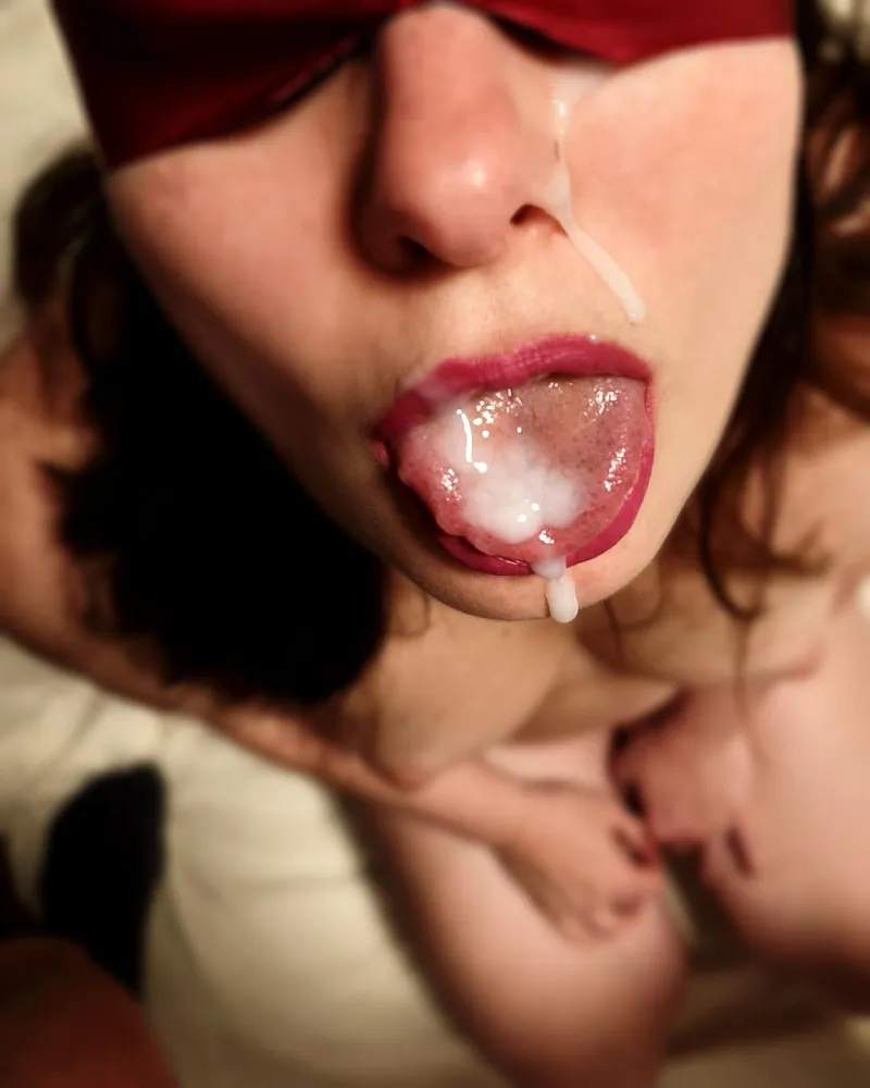 Thumbnail Hubby's best friend came on my face 💦