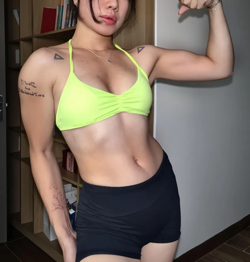 Thumbnail Showing off my gym progress bc I’m so proud of myself :)