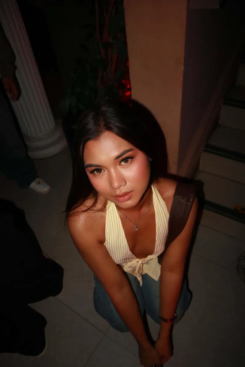 Thumbnail I’d stare too by PleasantDay5080
