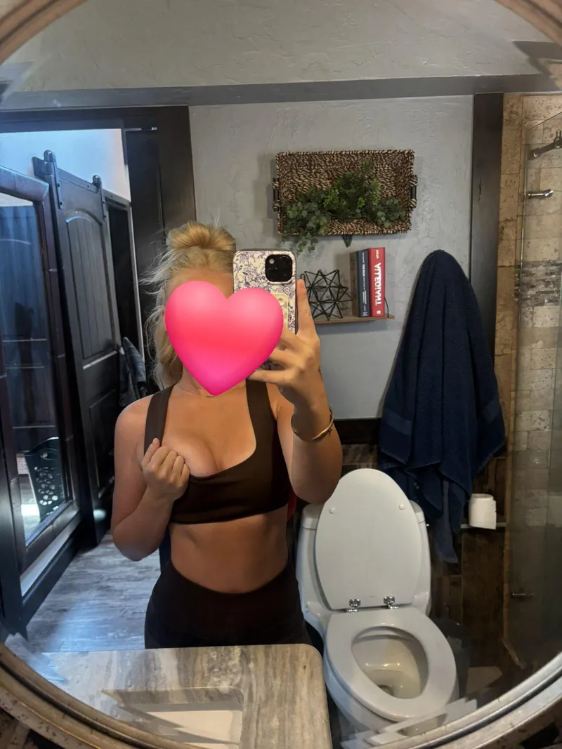 Thumbnail All sweaty from my workout 😅 any volunteers to clean me up 😜