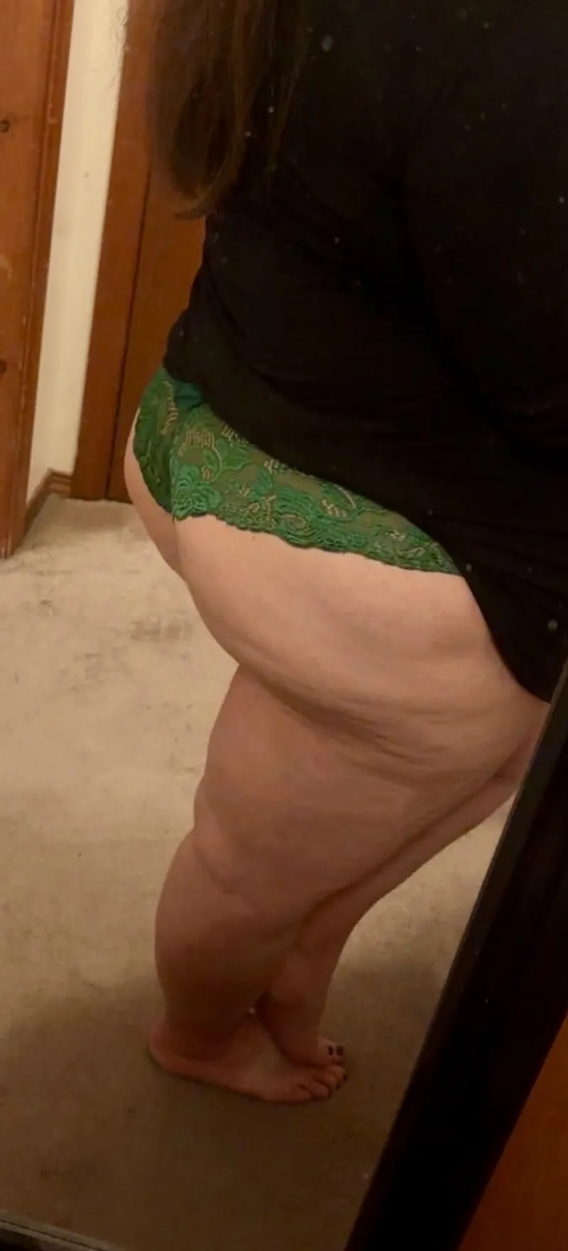 Thumbnail (F) My favorite color for hump day 💚