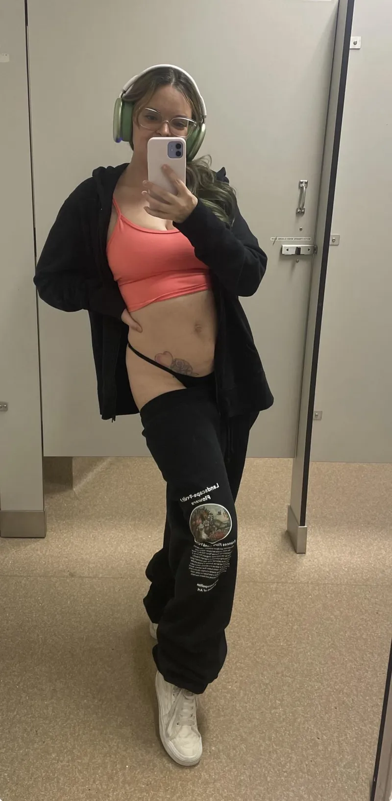 Thumbnail Feeling naughty during my gym session