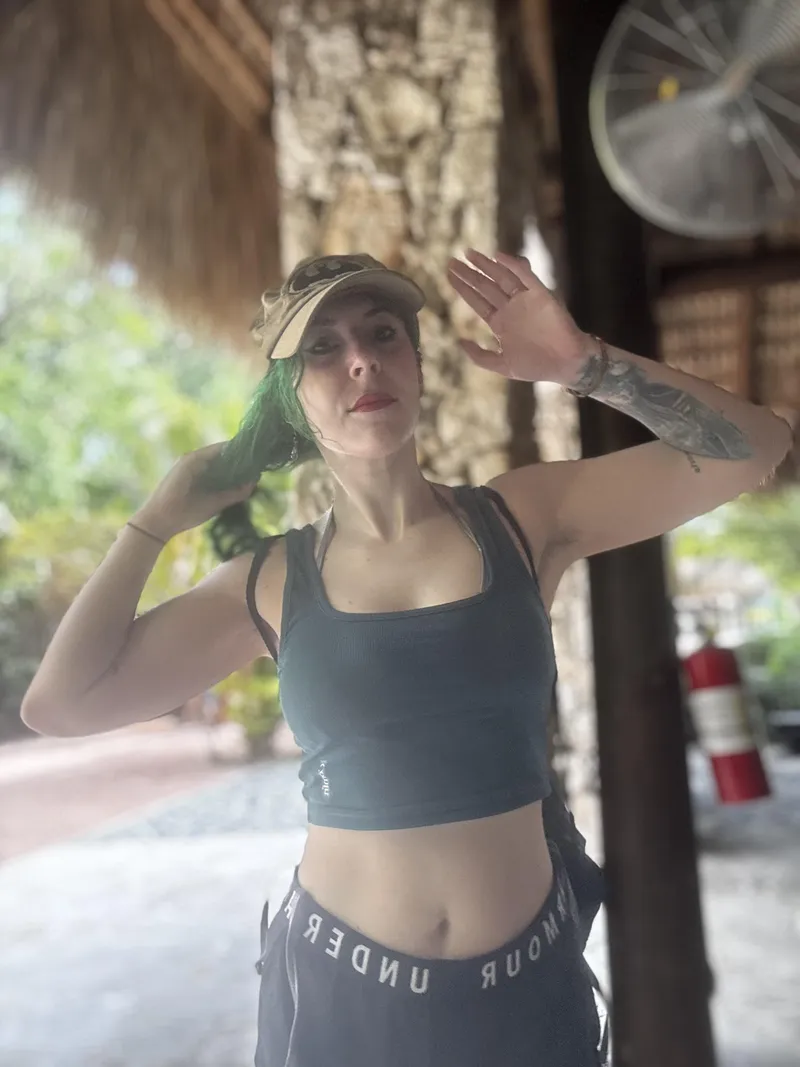 Thumbnail It's hot in the tropics