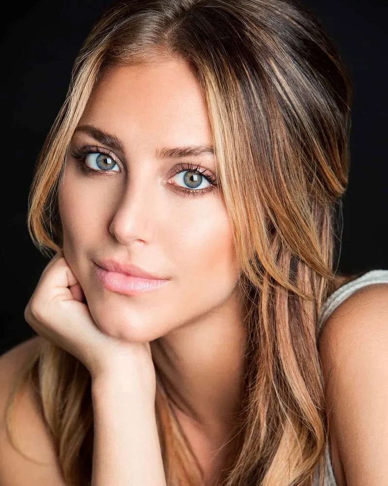 Thumbnail Cassandra Scerbo