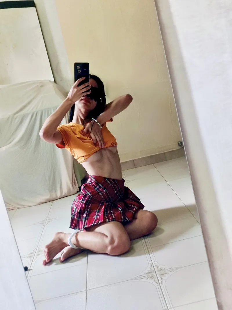 Thumbnail Still perky even though I'm not that young eh..