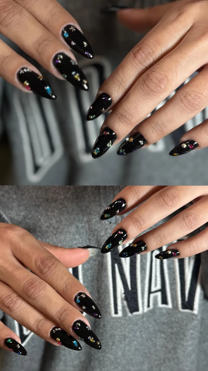 Thumbnail Uñas negras + glitter ❤️‍🔥 by mirrorwhisperx