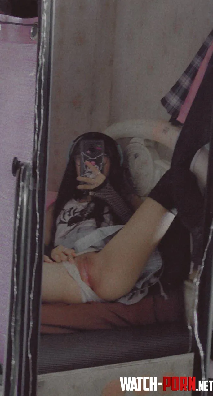fill up my nerdy pussy please :( by valerie_velvet143