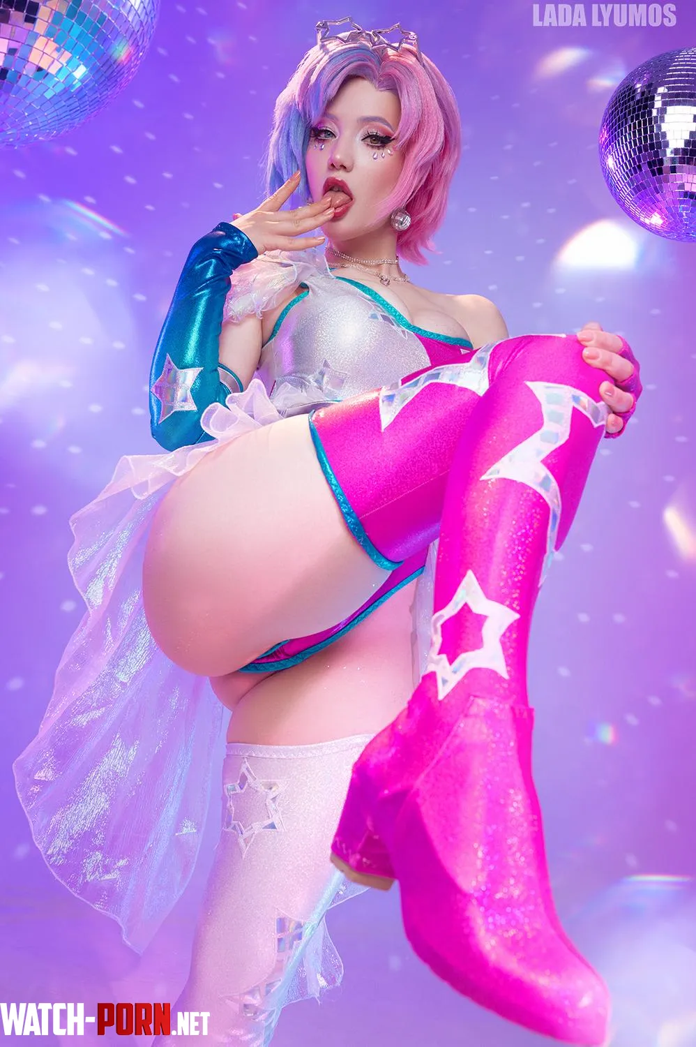 Sexy Luna Snow (Lada_lyumosCOS) [Marvel] by Mxfyn