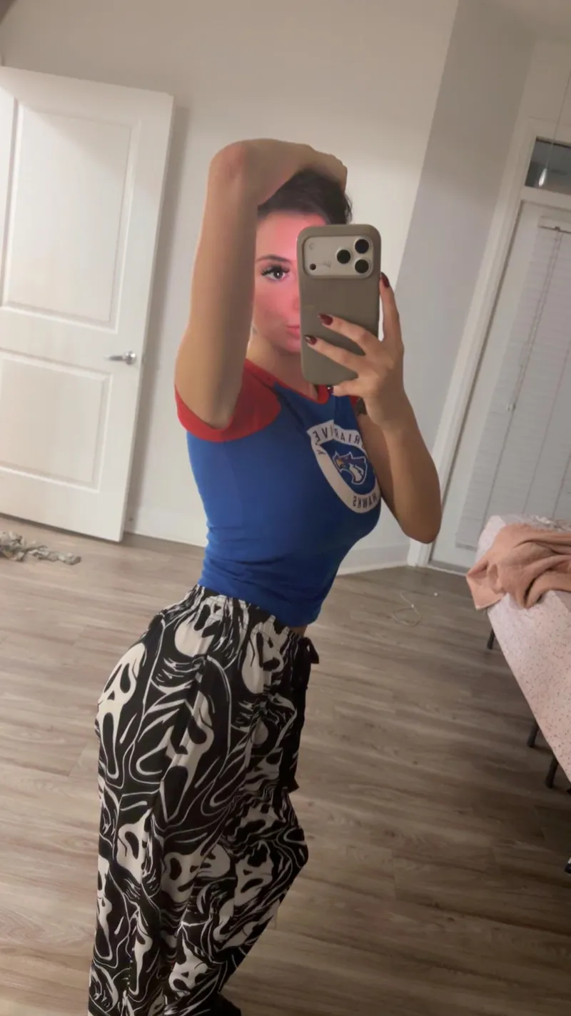 Thumbnail Busty even in my PJ's