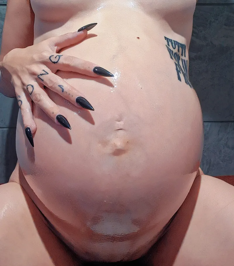 Thumbnail Oiled up my big pregnant belly in the shower today.