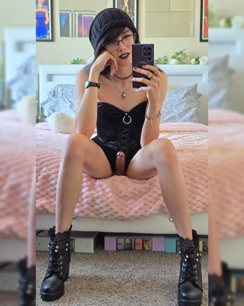 Thumbnail Me waiting for you to pull your pants down