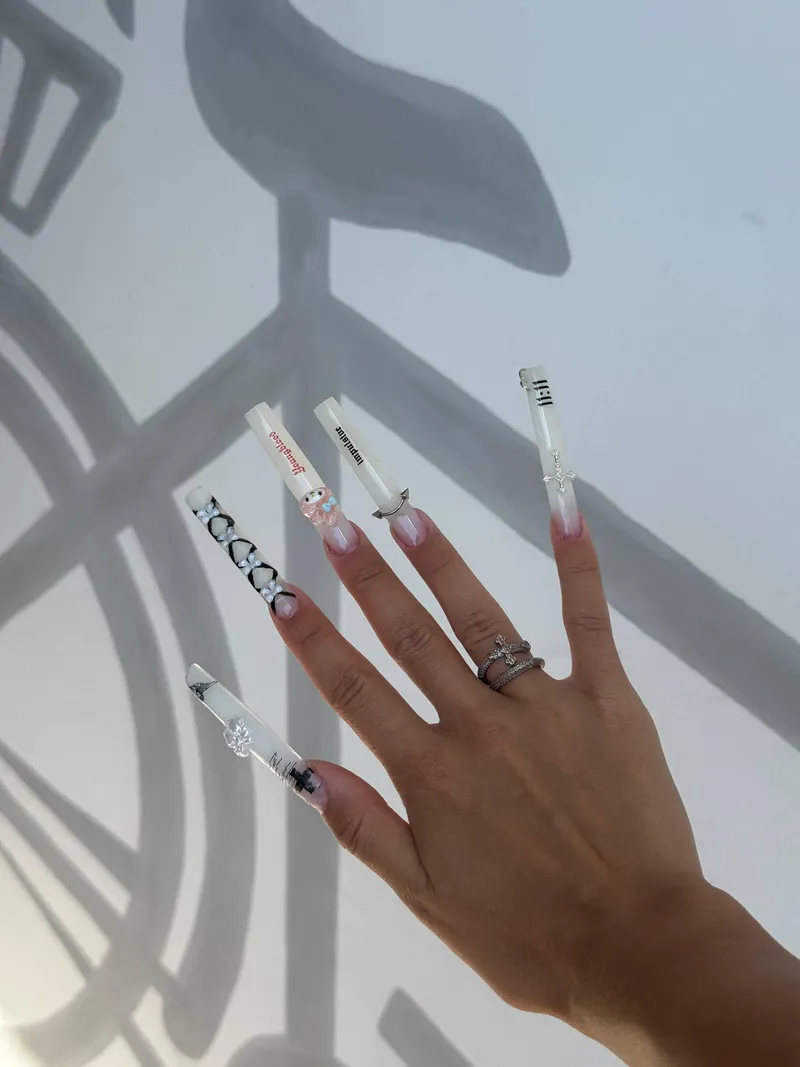 Thumbnail Looks sexy?