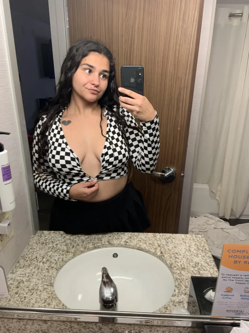 Thumbnail Latinas just love to tease
