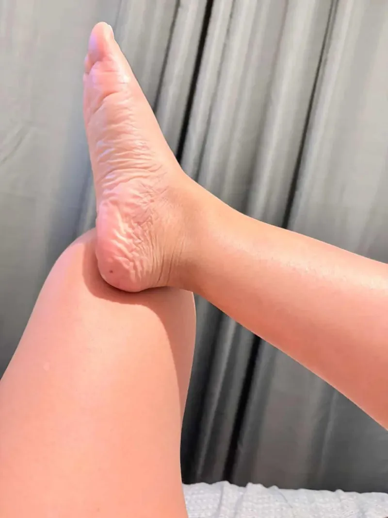 Thumbnail Latina barefeet in the morning (oc)