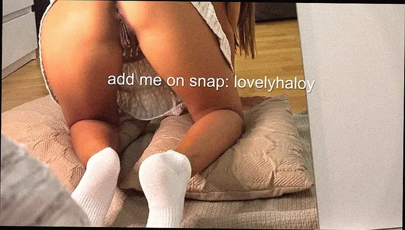 Thumbnail let me smother you with my big butt