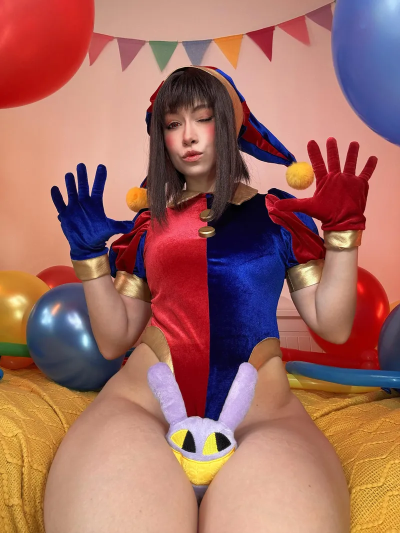 Thumbnail Pomni cosplay by BakaChi