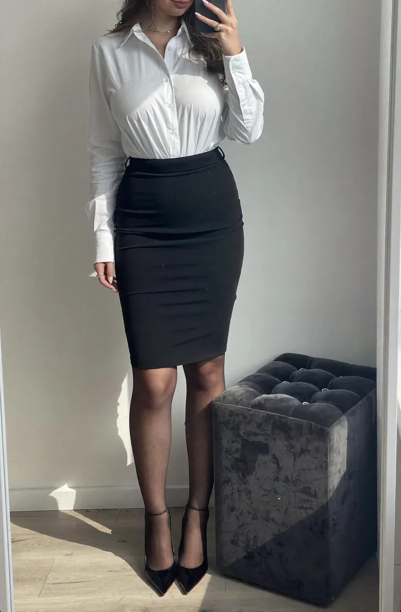 Thumbnail Very basic today but that’s the outfit of a real secretary by Level-Design6011